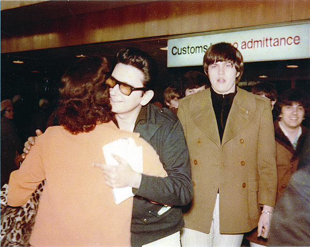 Roy Orbison & The Candymen Arrive At London's Heathrow Airport For Concert Tour