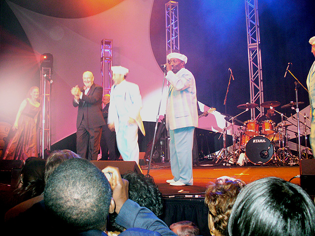 The Tams (w/ Gov. Perdue) Onstage At The Governor's Ball 2007 (Atlanta)