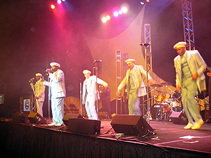 The Tams Entertain The Crowd